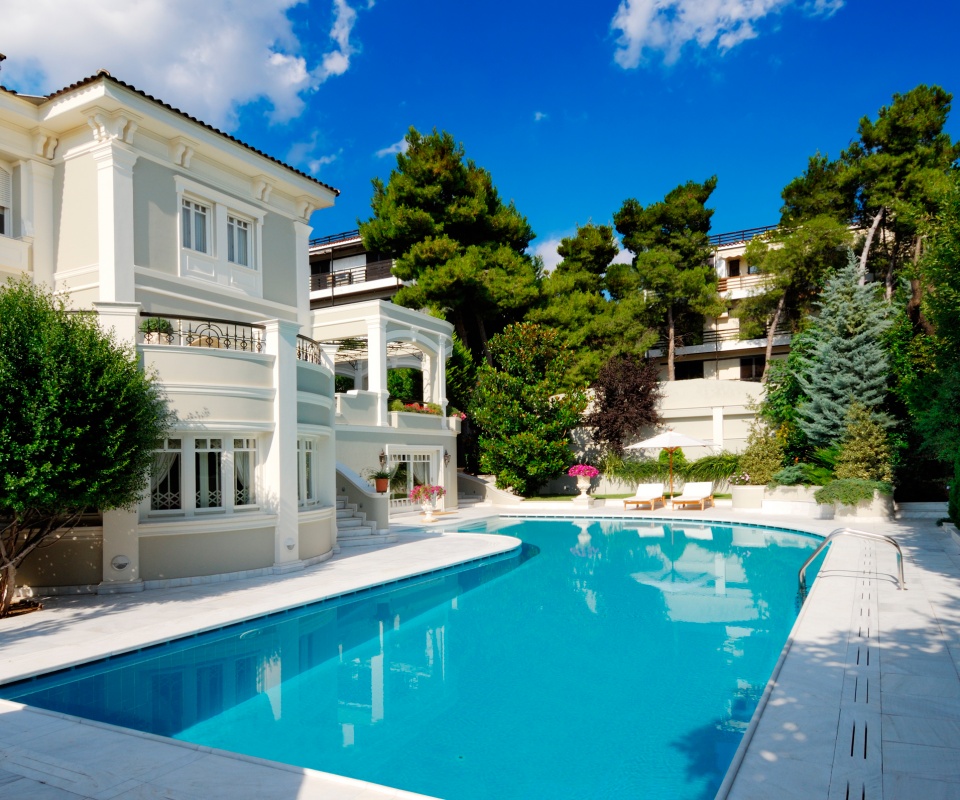 Особняк с бассейном обои