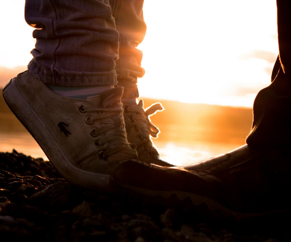 Поцелуй на цыпочках обои