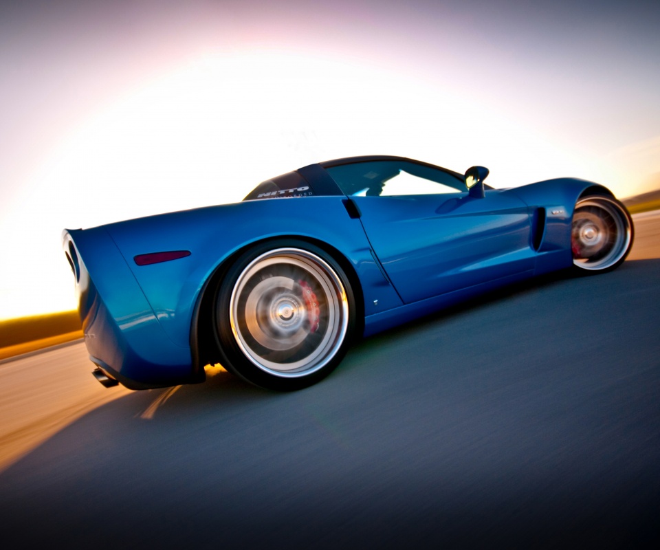 Гоночный спорткар синего цвета обои