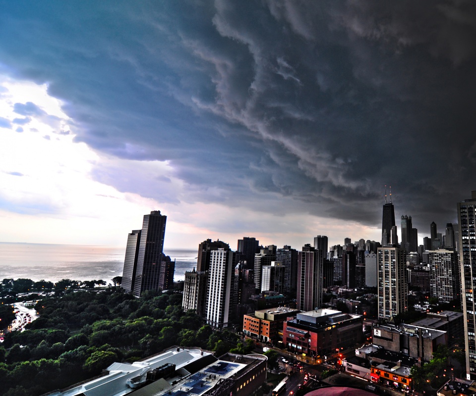 Туча над городом обои