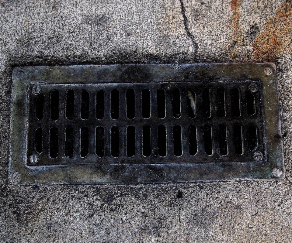 Канализационная решетка обои