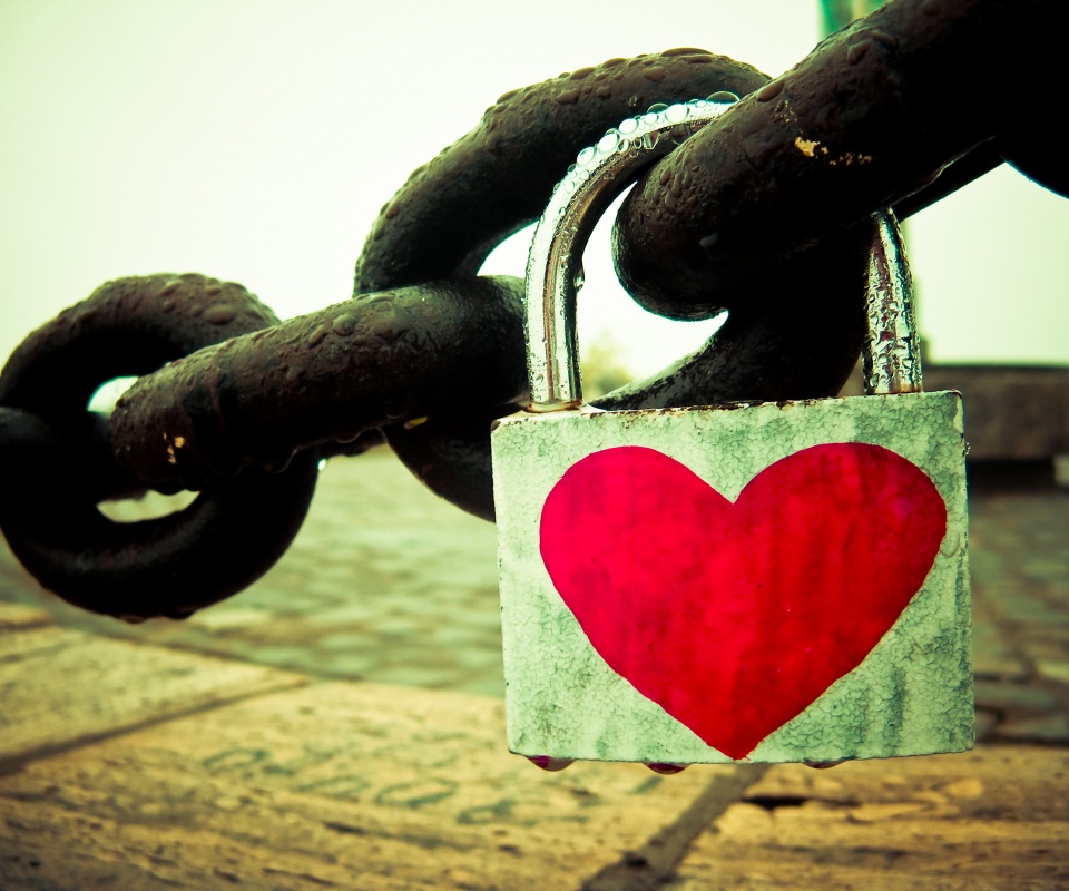 Замочек для влюбленных обои