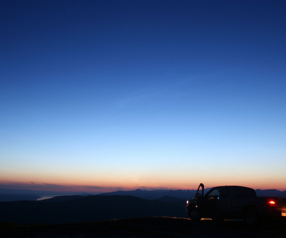 Авто на фоне заката обои