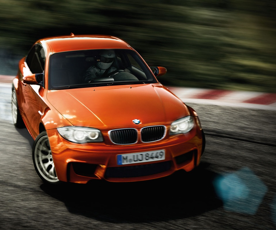 BMW M1 в заносе на треке обои