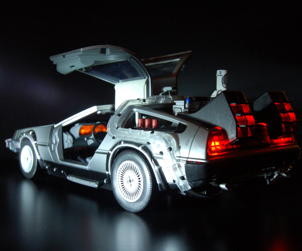 Фигурка делореана обои