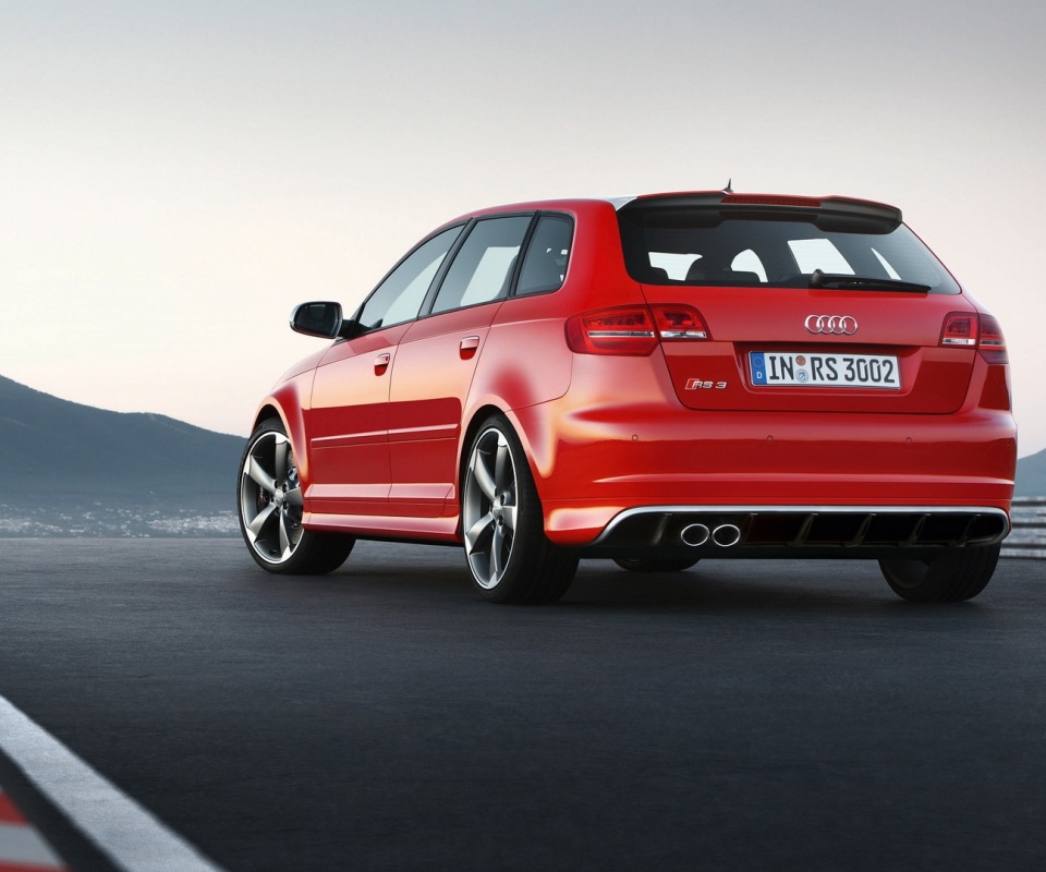 Audi модели RS3 сзади обои