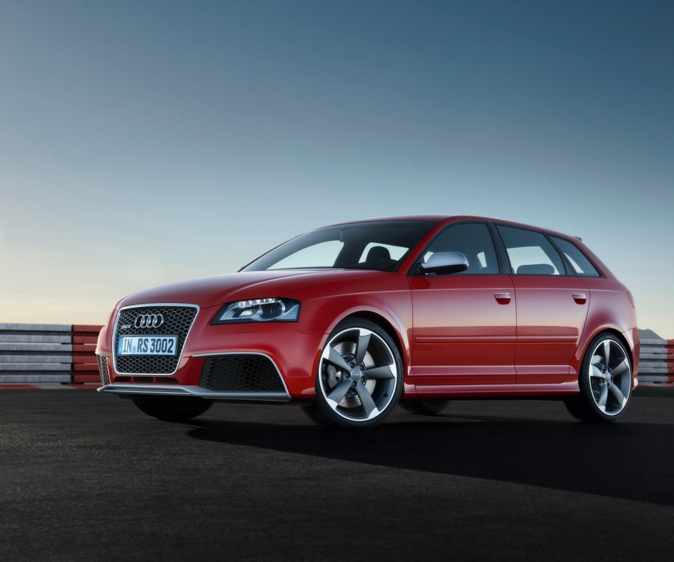 Фотосессия Audi RS3 на треке обои