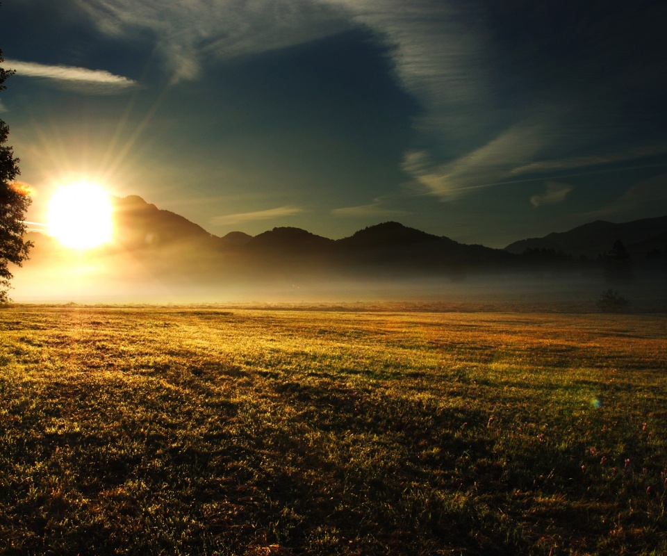 Восход над горами обои