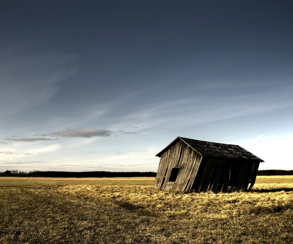 Покосившийся сарай обои