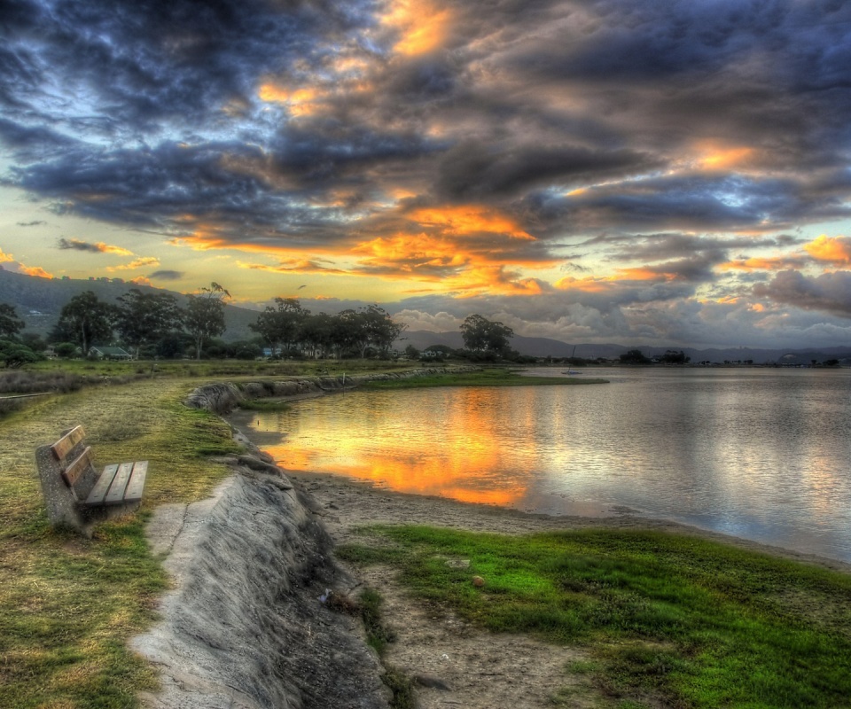 Скамейка у озера обои