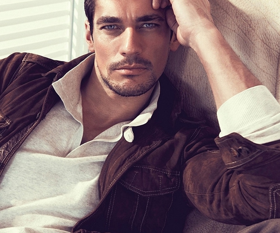 Парень в куртке обои