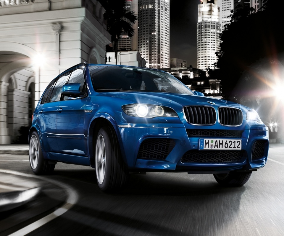 Синий кроссовер BMW обои