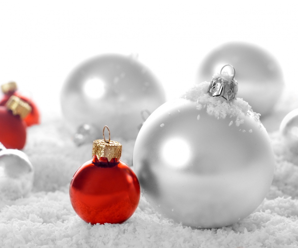 Красно-белые игрушки  обои