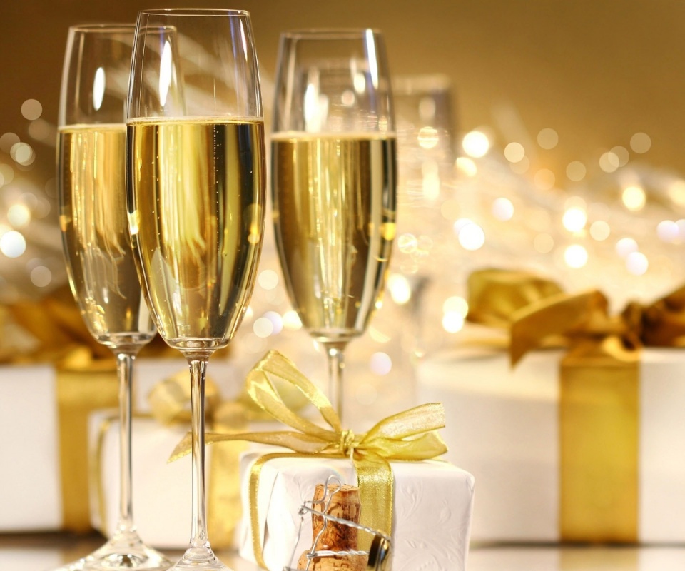 Бокалы с шампанским обои