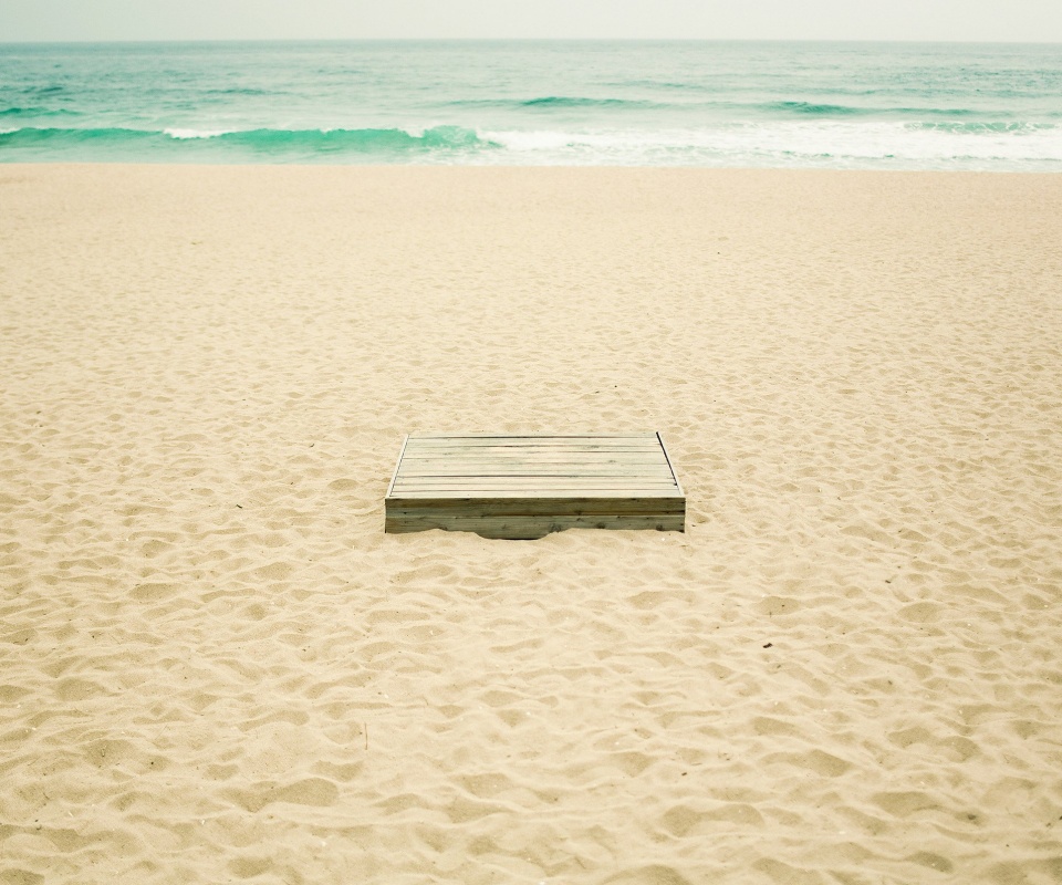 Ящик на пляже обои