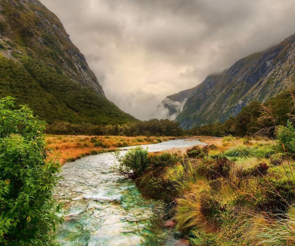 Горная река обои