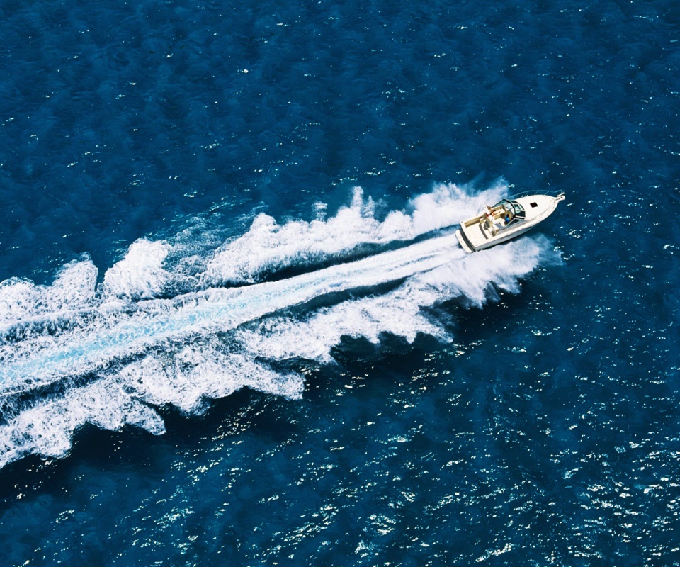 Вид на катер обои