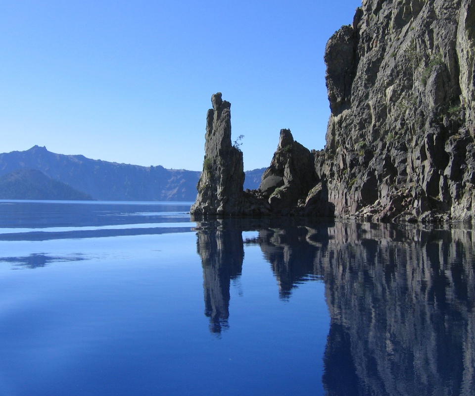 Скалистый берег обои