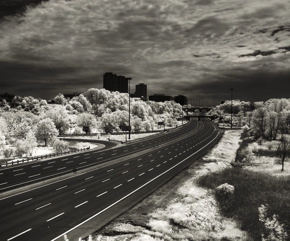 Черно-белое шоссе обои