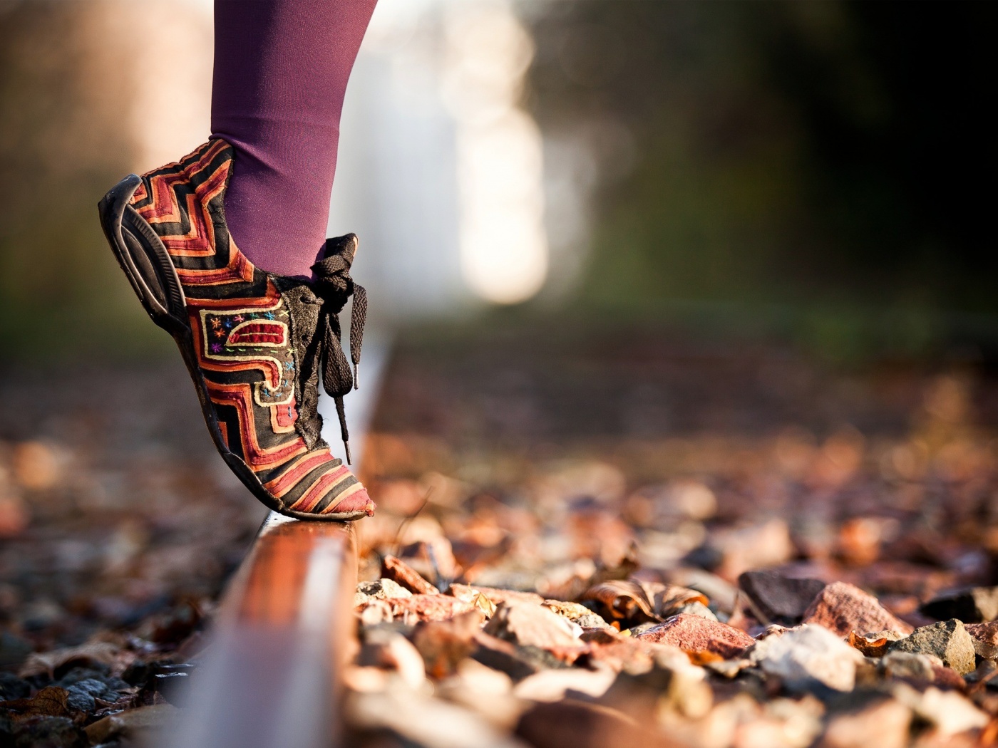 Разноцветные кроссовки обои