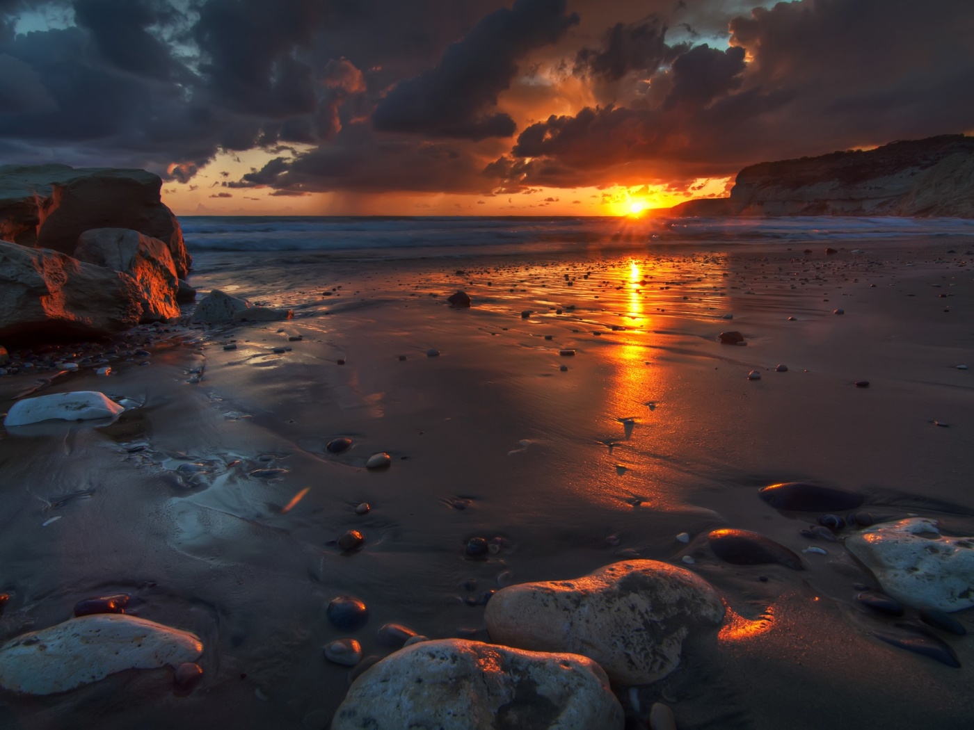 Закат солнца на пляже обои