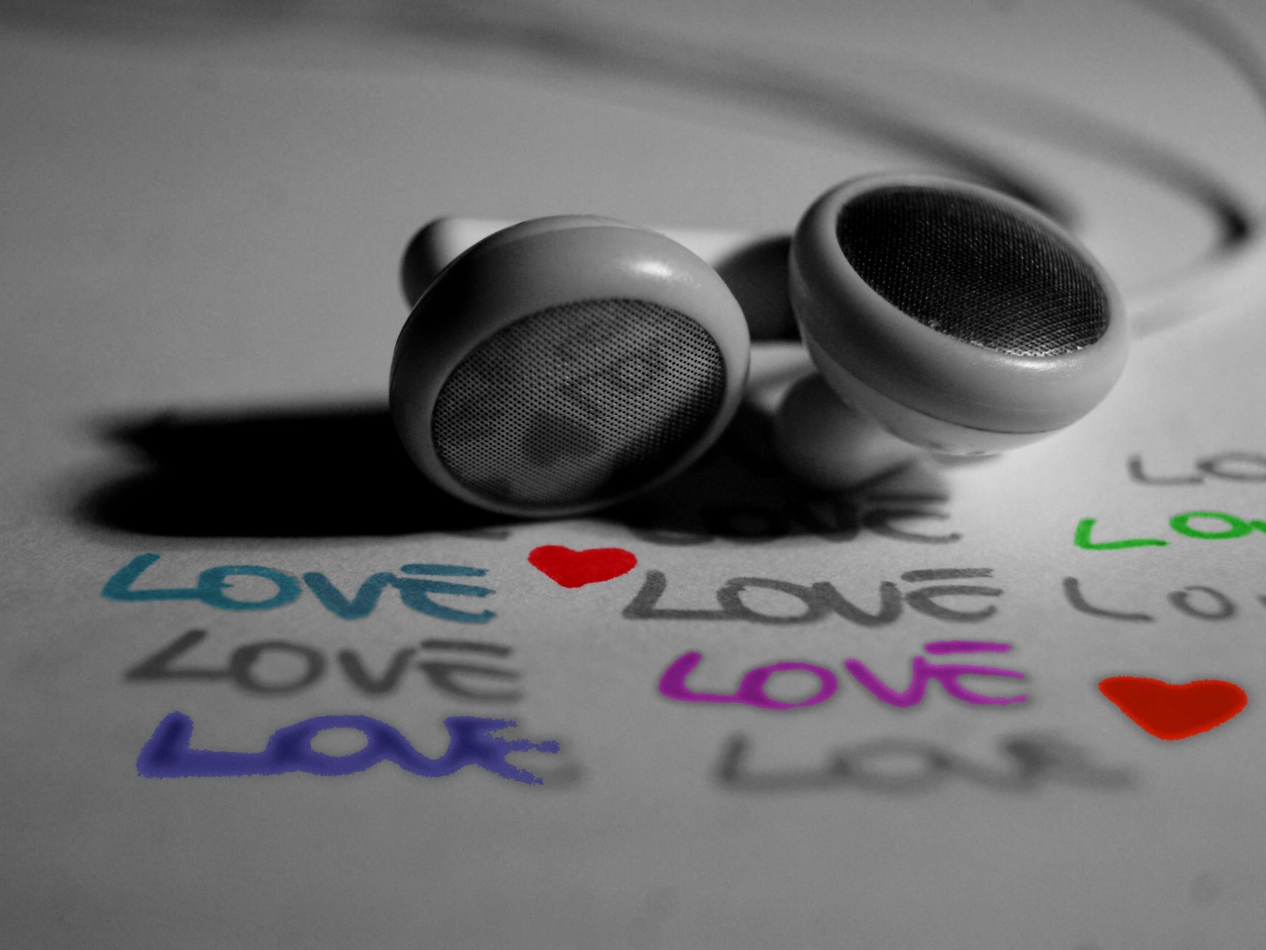 Наушники и любовь обои