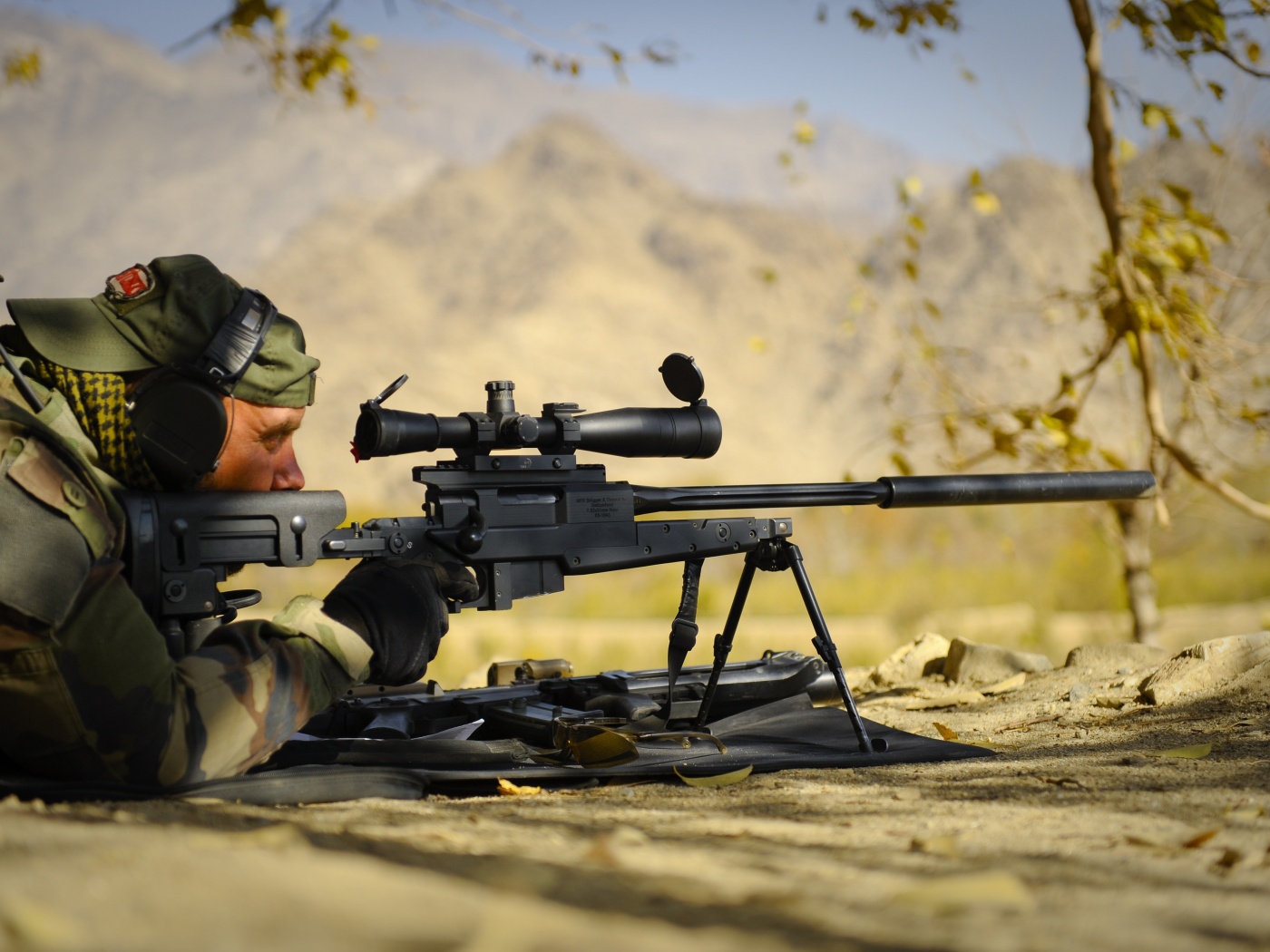 Стрелок в засаде обои