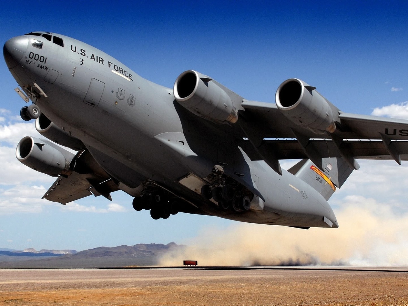 Транспортный самолет воздушных сил США обои