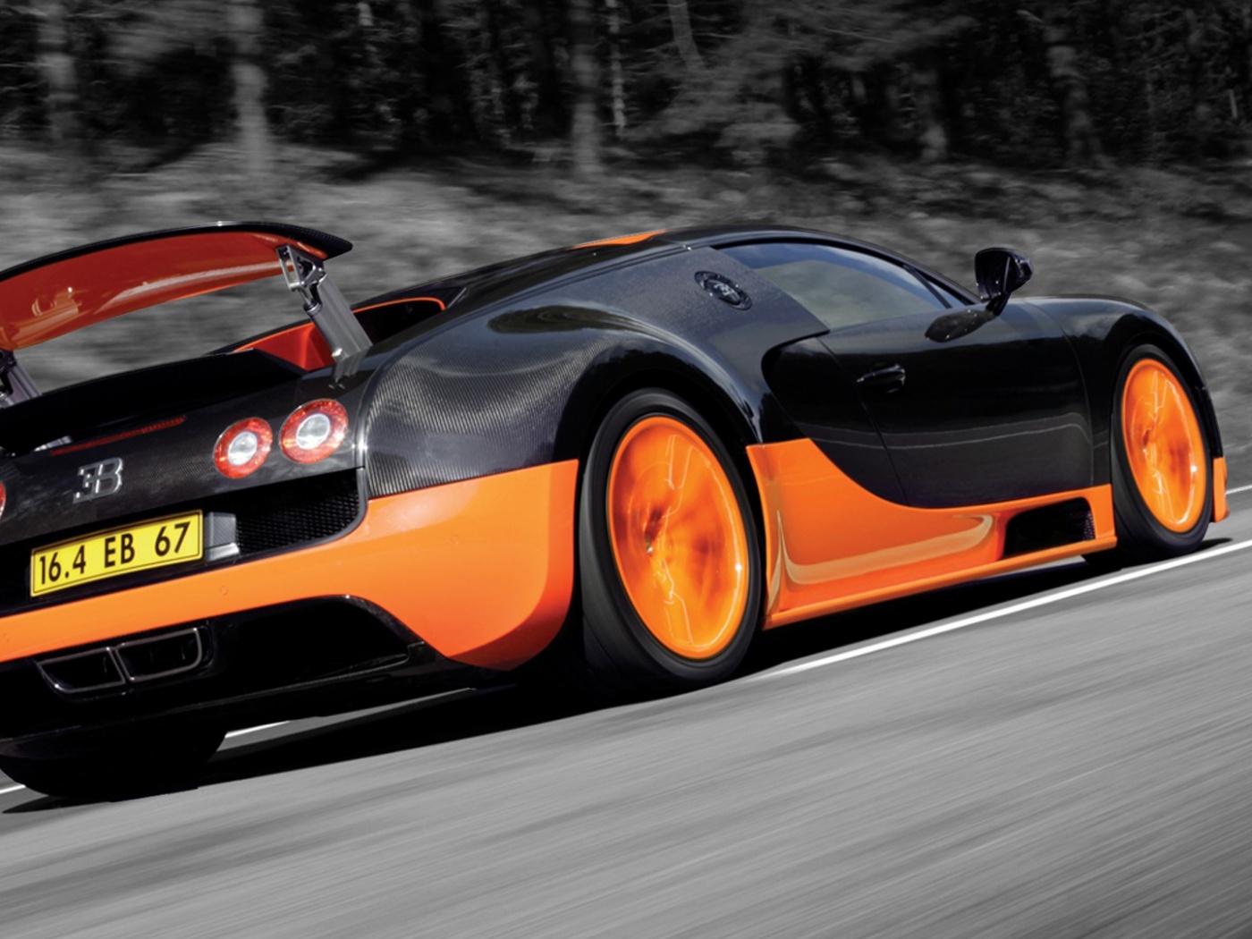 Оранжево-черный Бугатти обои