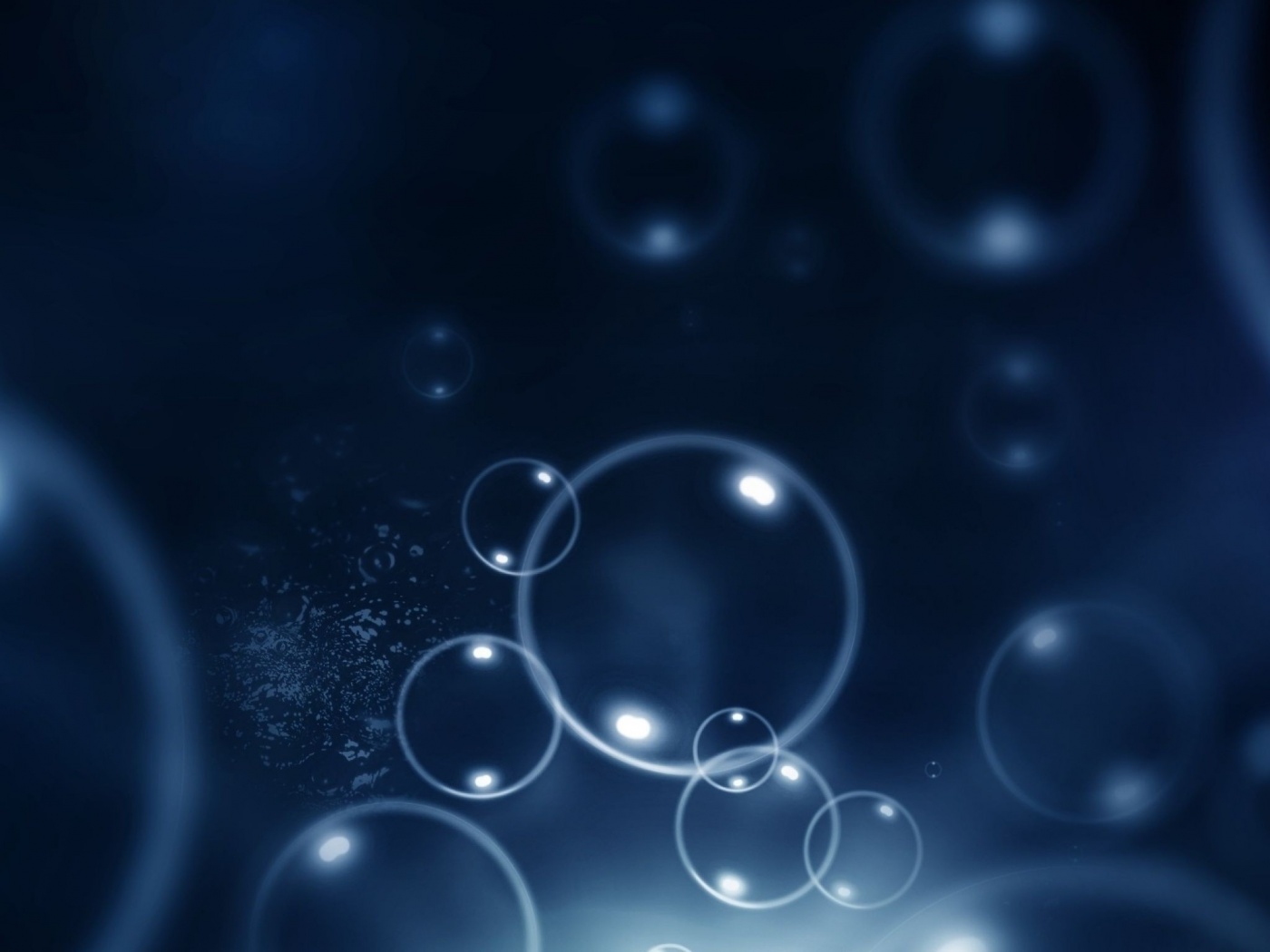 Пузыри в темной воде обои