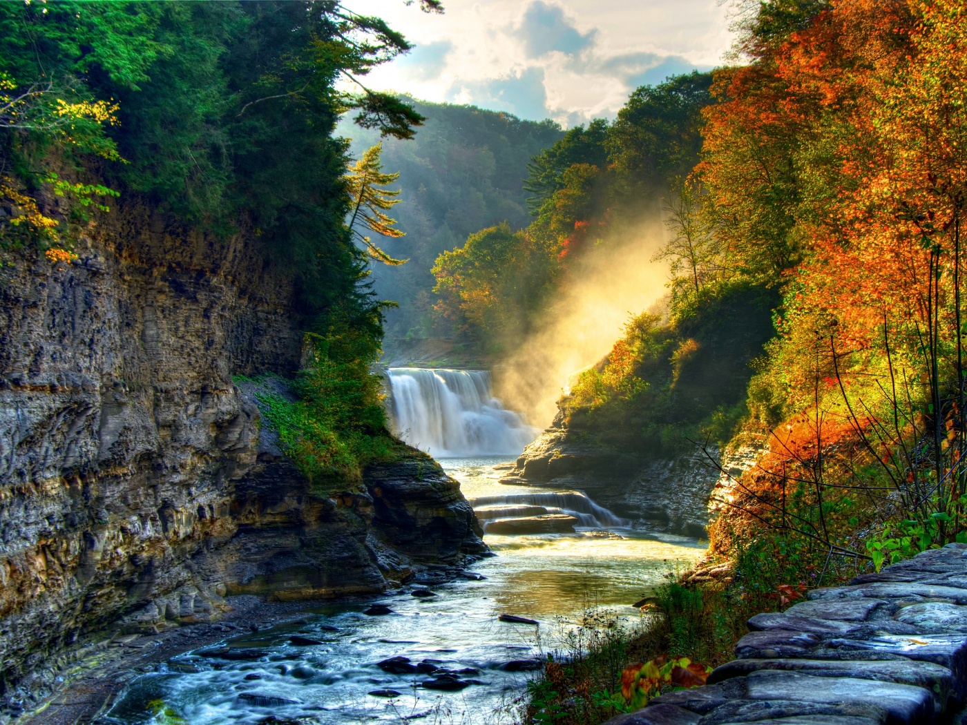 Скалистый водопад обои