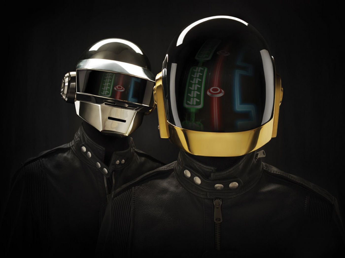 Daft Punk на темном фоне обои