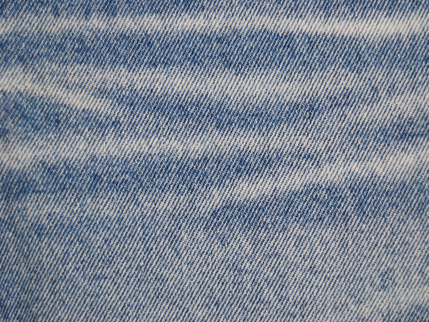 Джинсы со складками обои