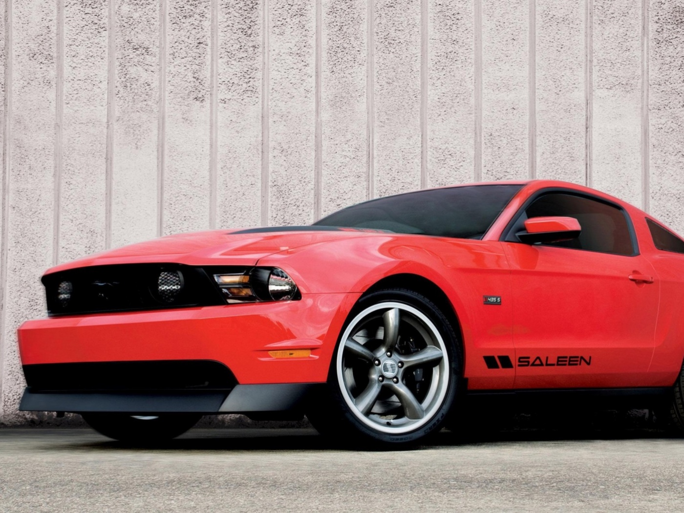 Красный Мустанг GT обои