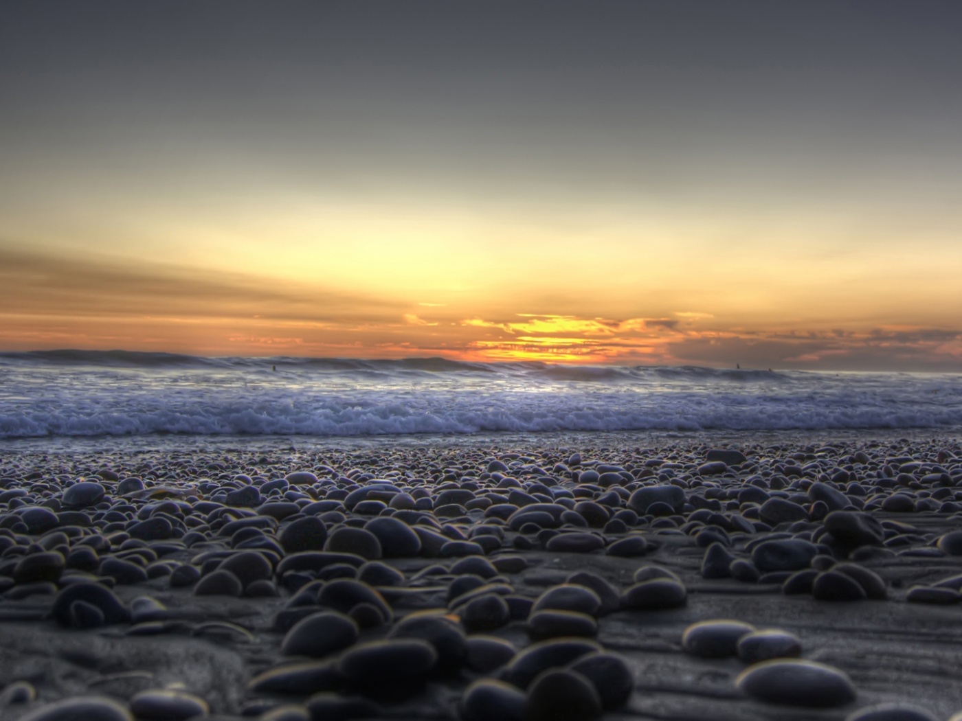 Каменистый пляж обои