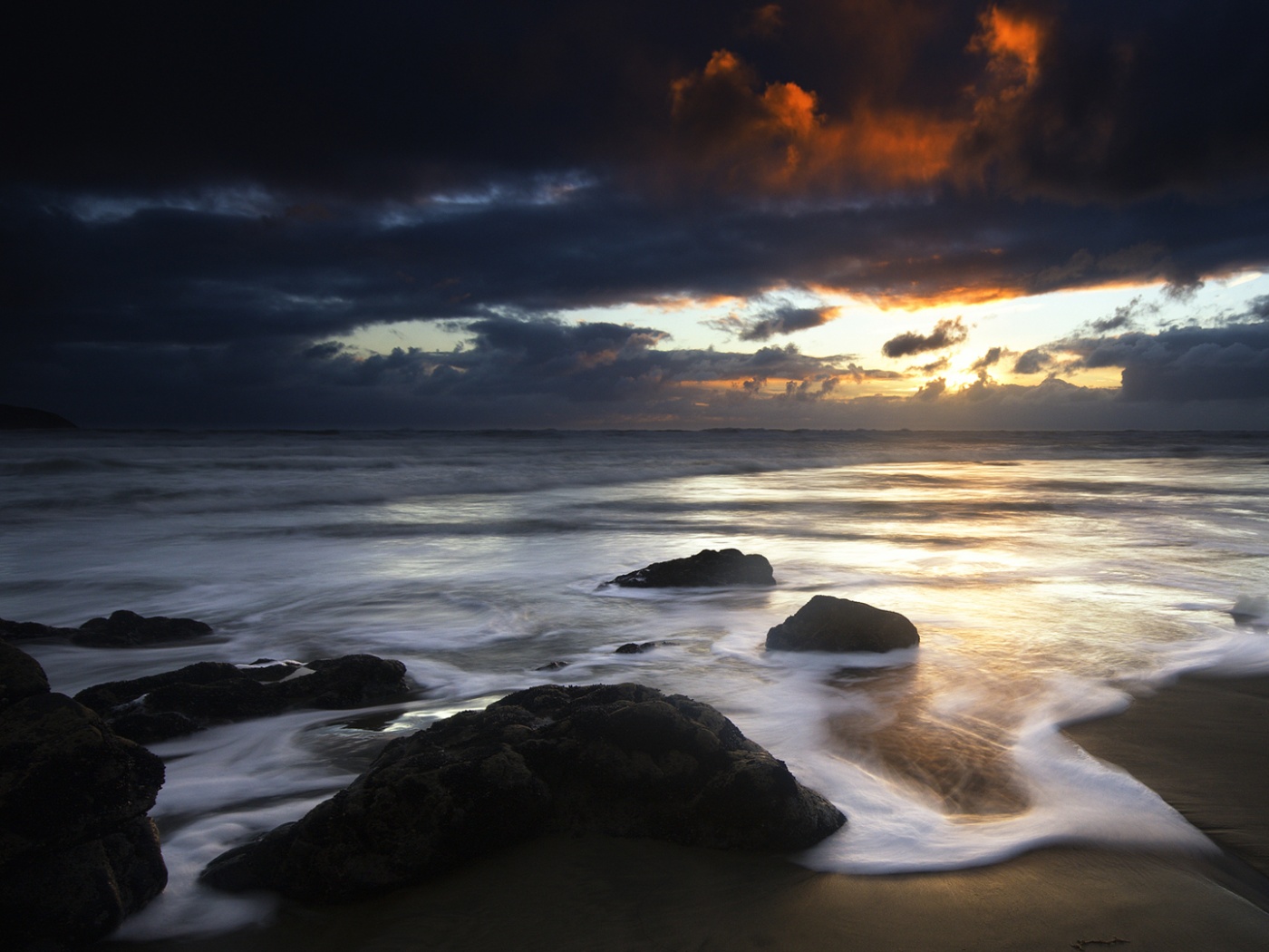 Тёмные берега обои