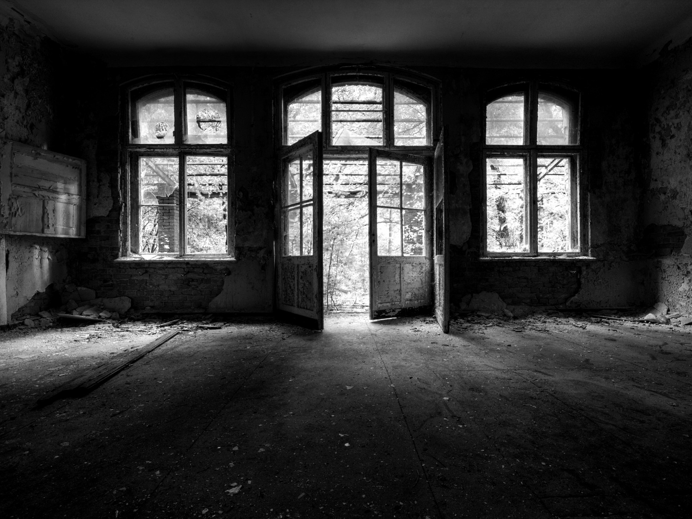 Комната в заброшенном здании обои