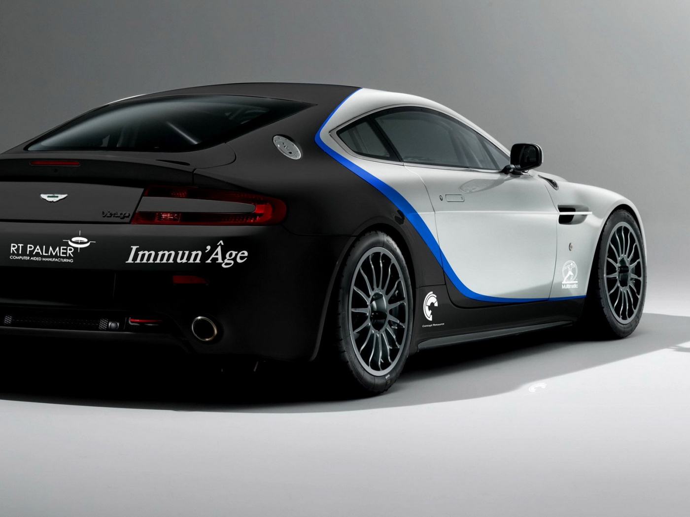 Астон Мартин обои