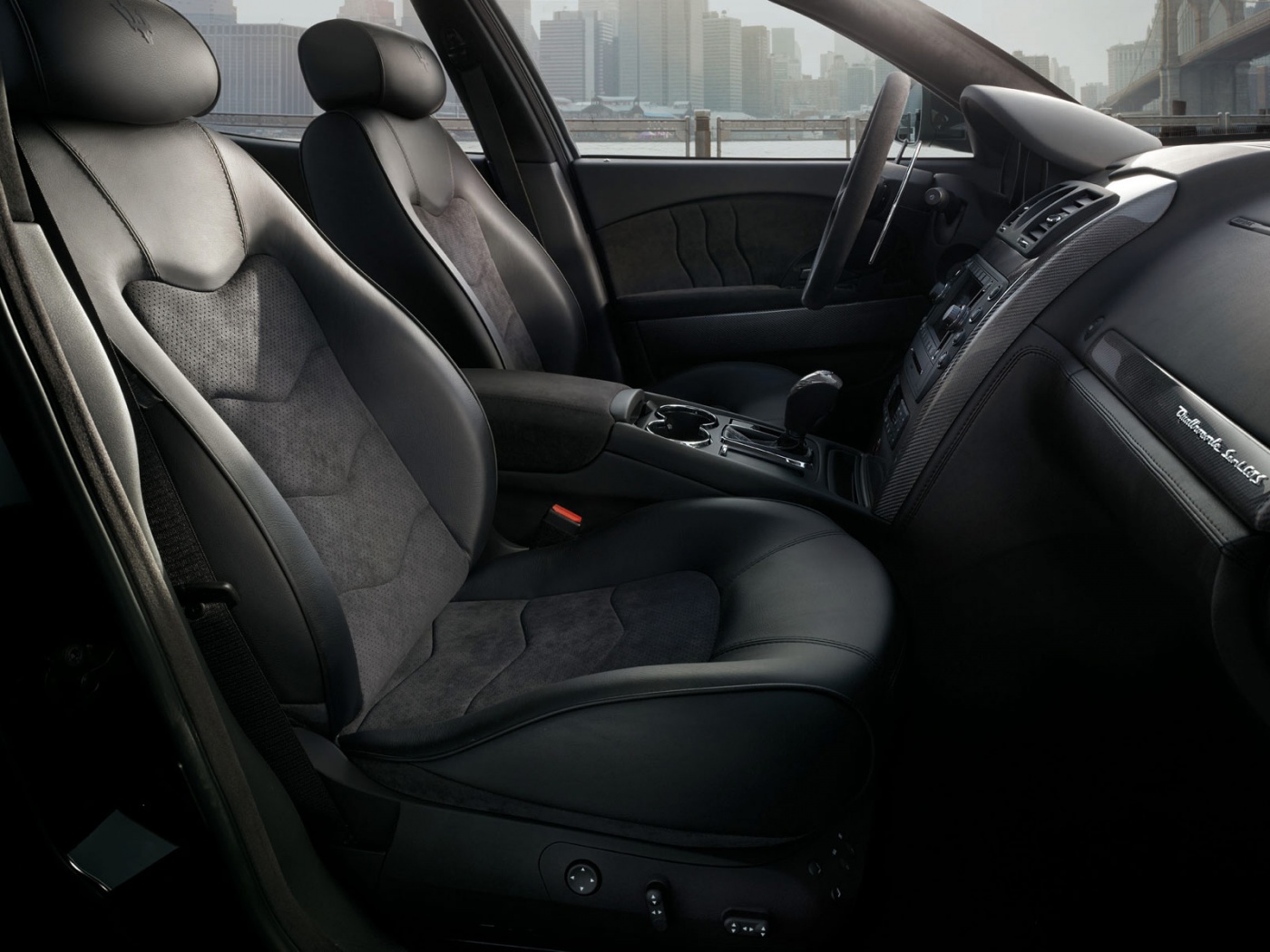 Салон мазерати quattroporte обои