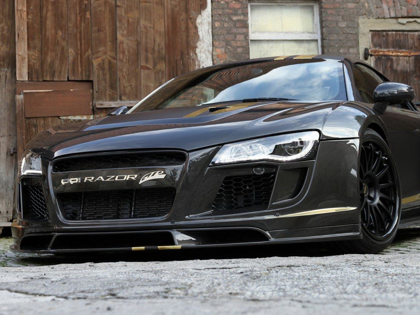 Черная Audi R8 обои