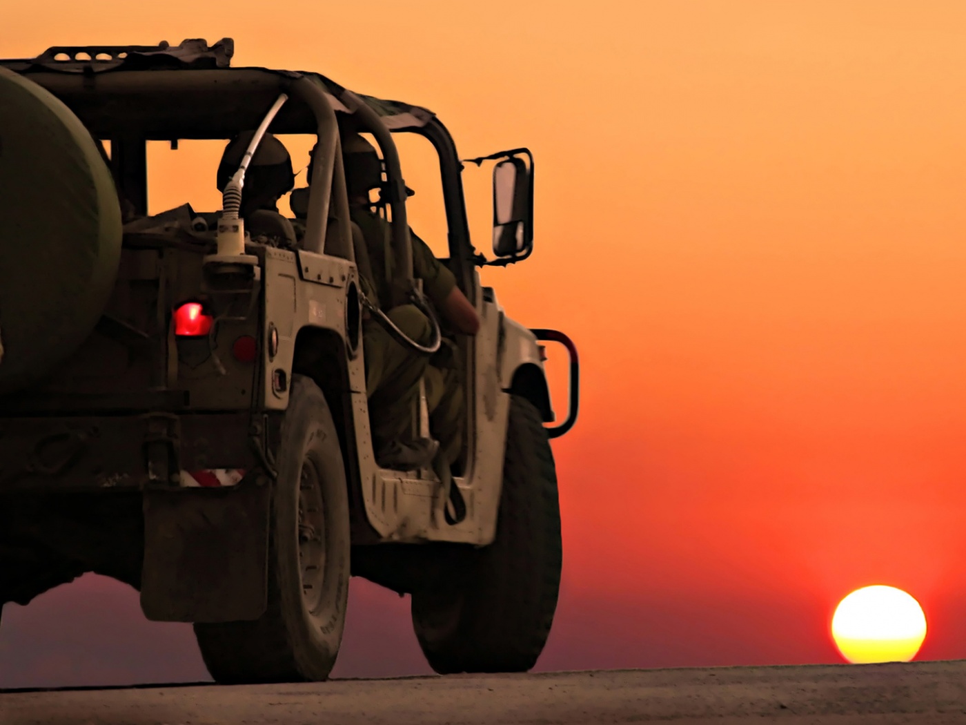 Военный Hammer обои