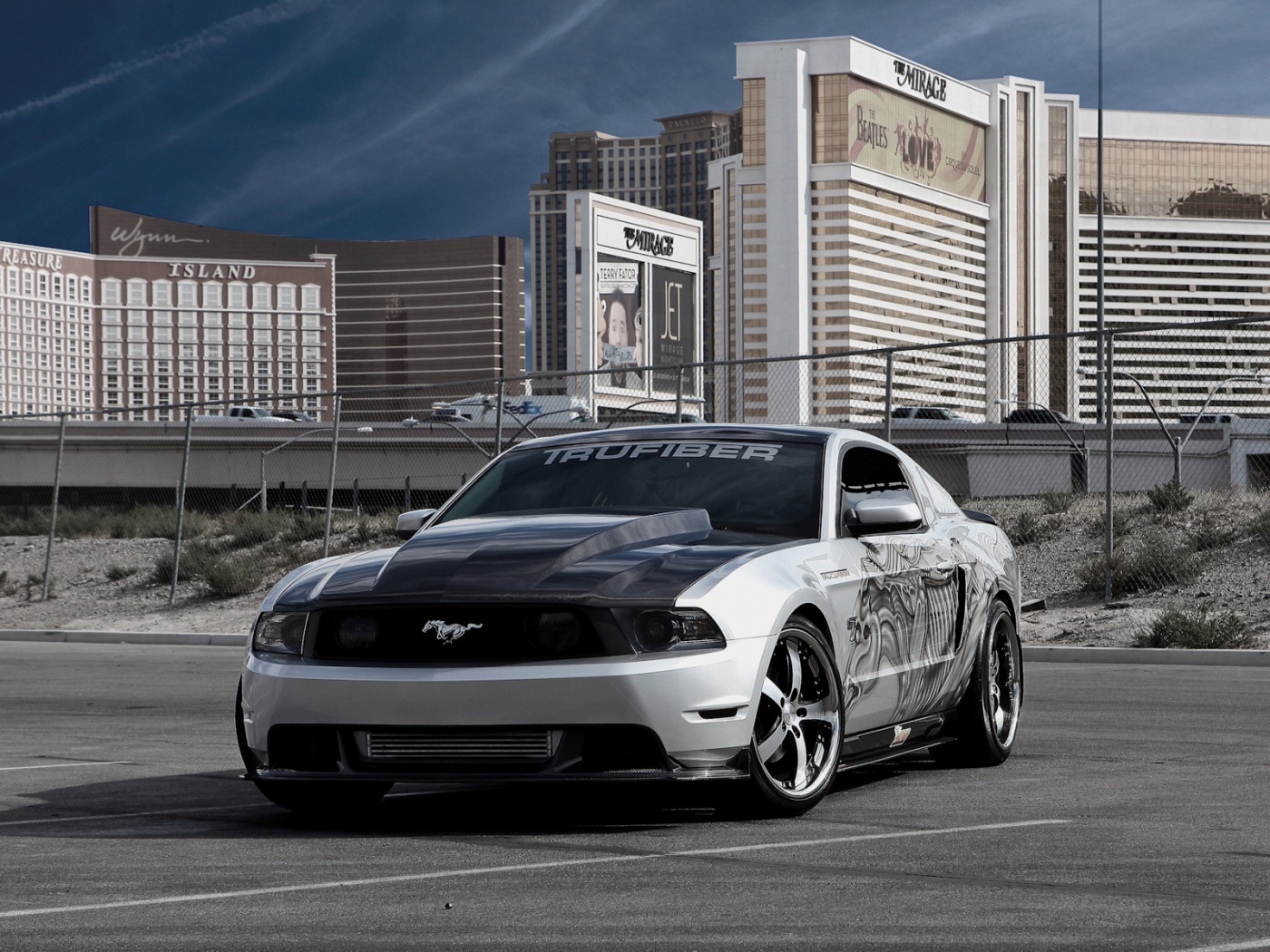 Тюнингованный Форд Мустанг обои