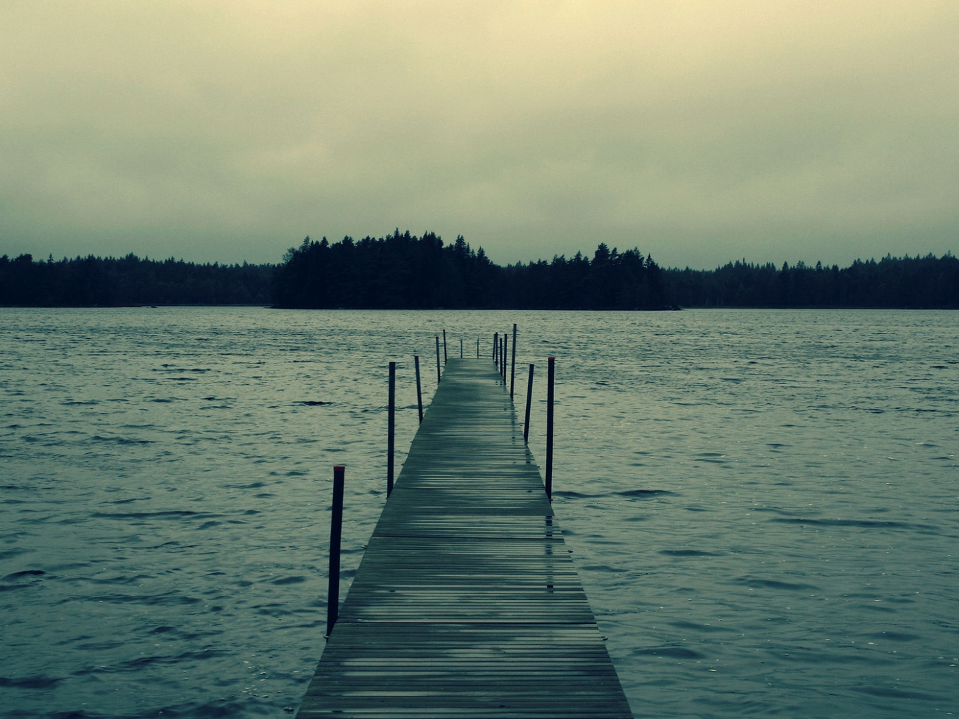Причал на озере обои