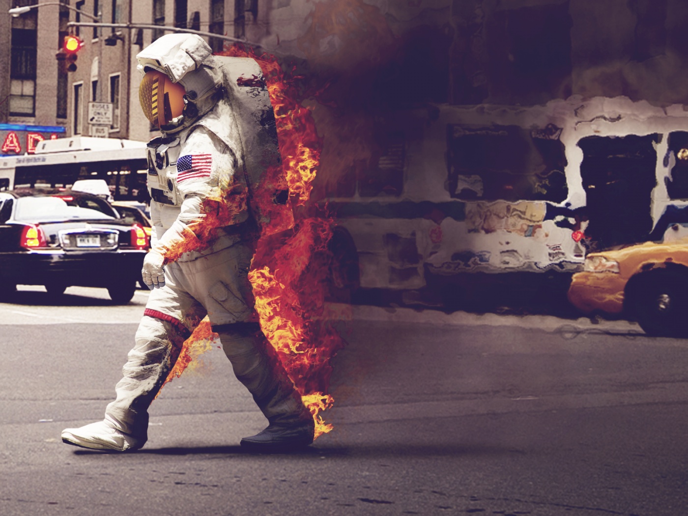 Астронавт в огне обои