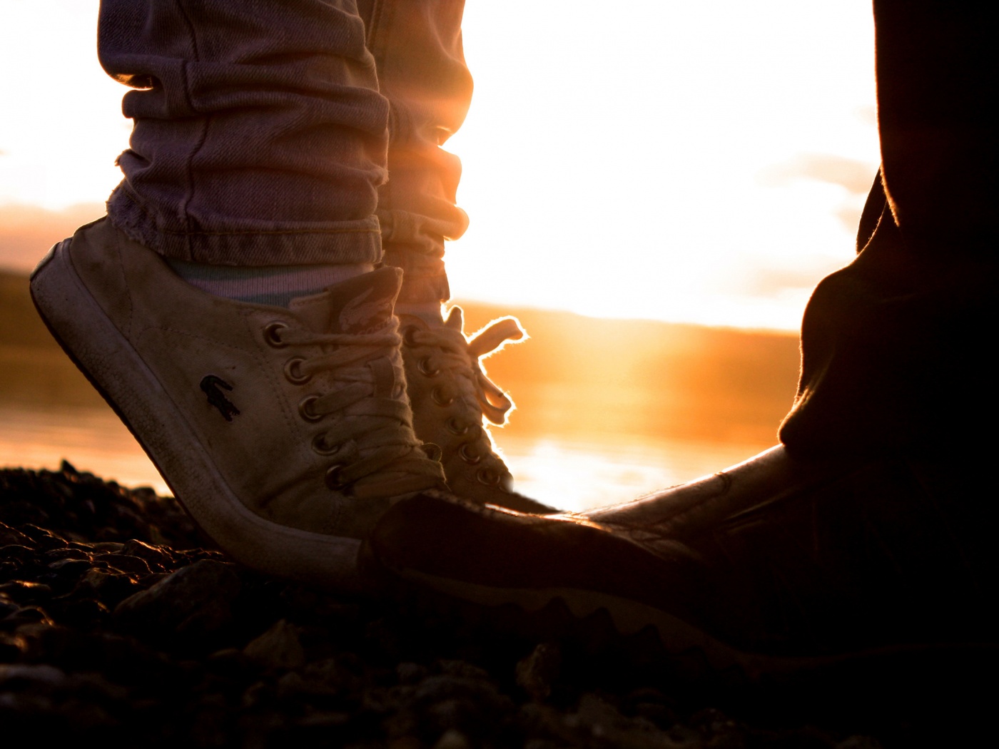 Поцелуй на цыпочках обои