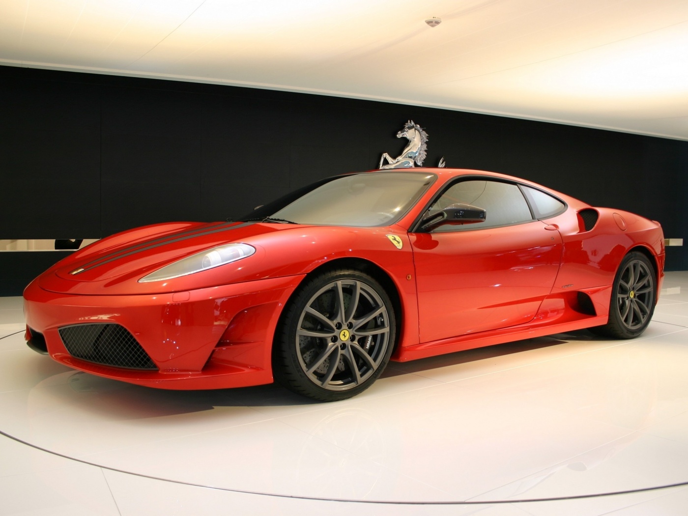 Ferrari F430 Scuderia на выставке обои