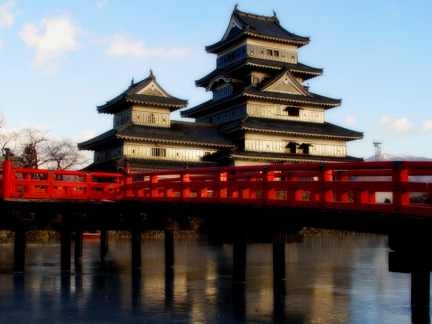 Дом на берегу обои