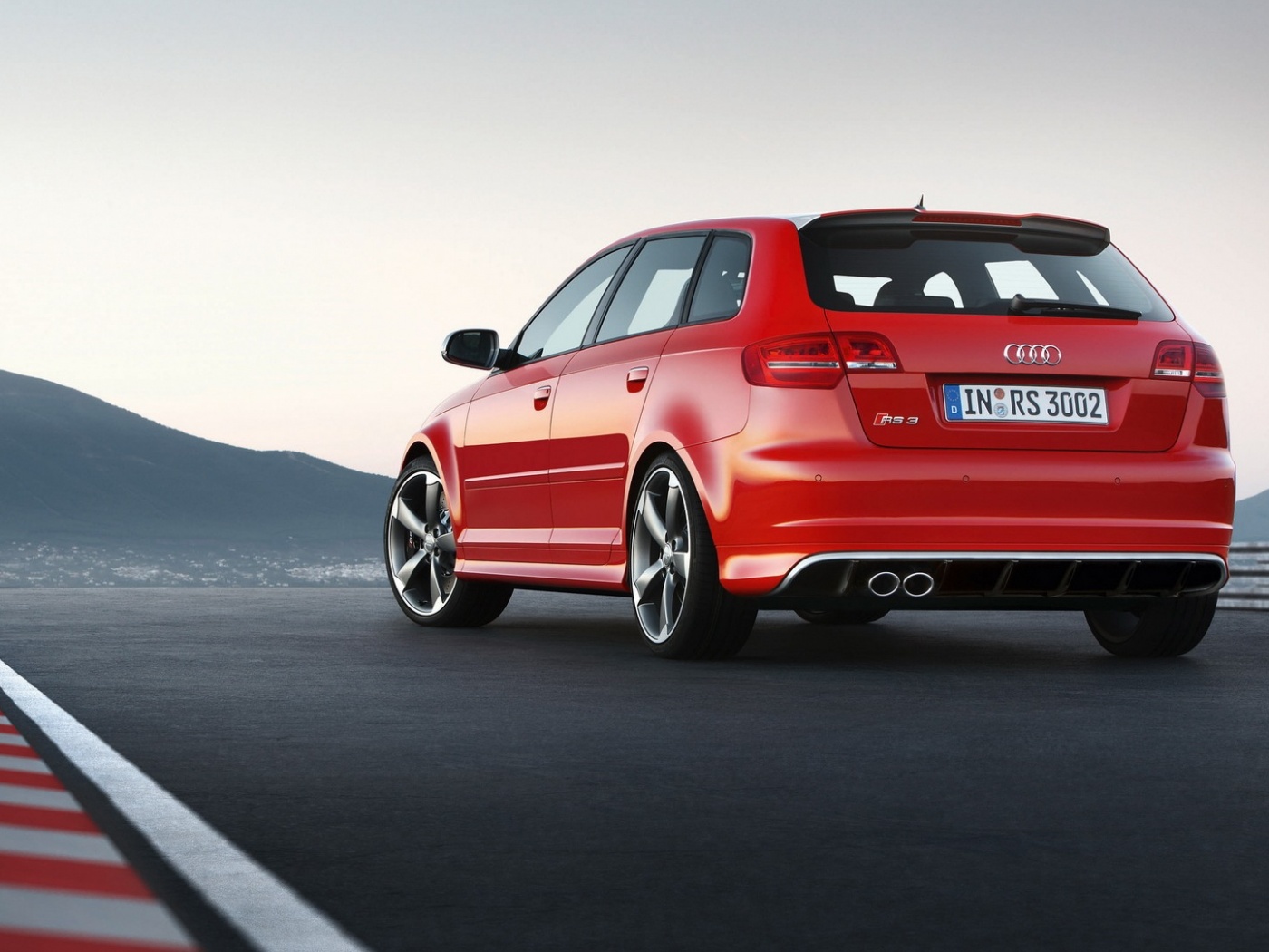 Audi модели RS3 сзади обои