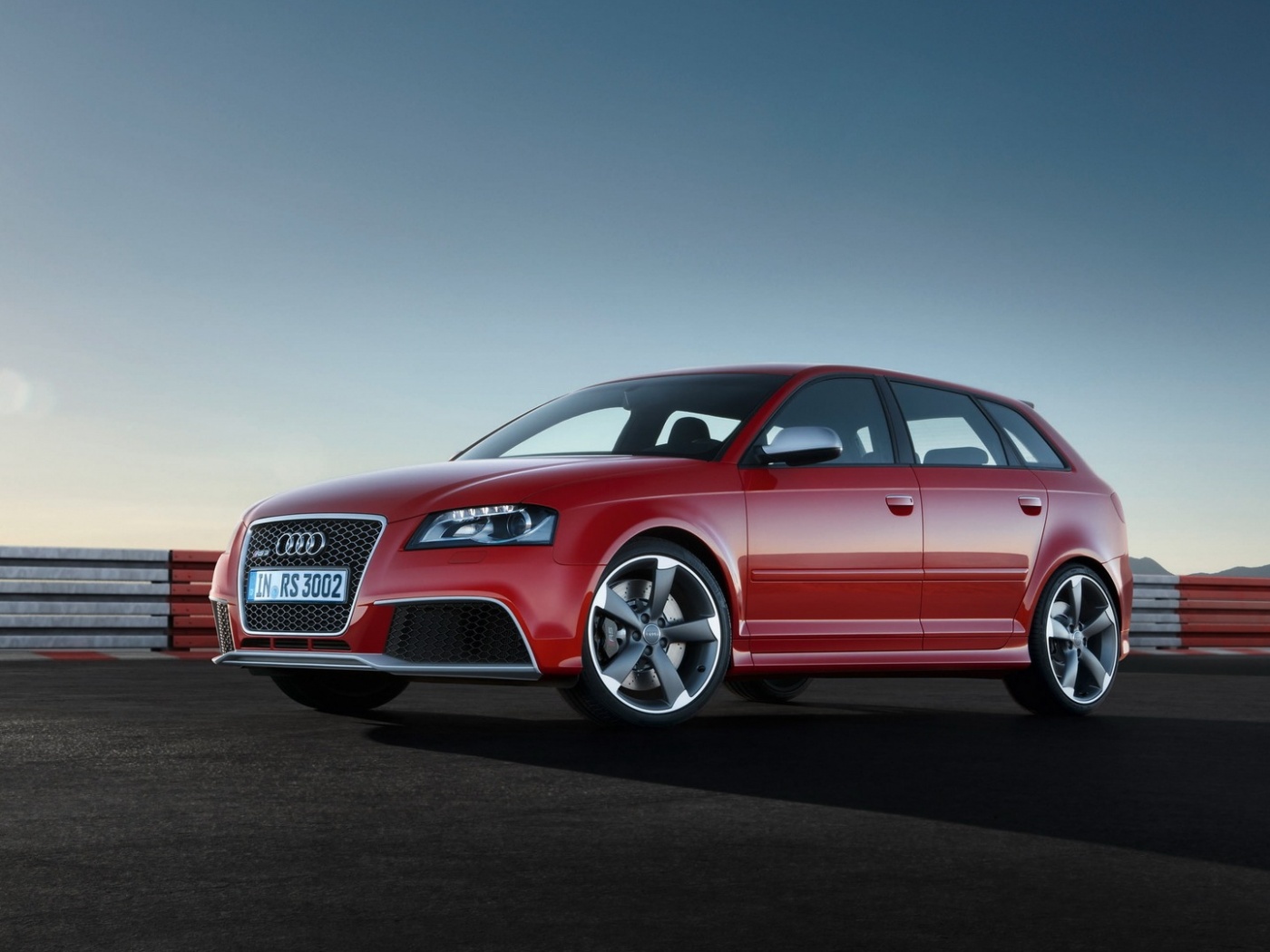 Фотосессия Audi RS3 на треке обои
