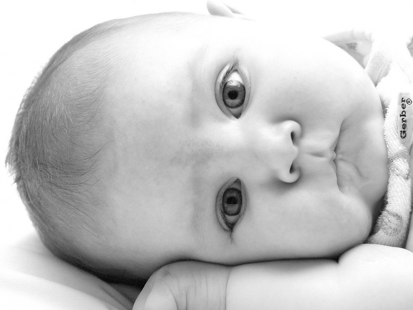 Задумчивый обои